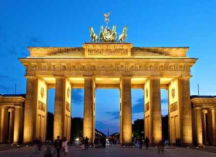 Agence de voyages : Allemagne en EUROPE -></noscript> Nos week-end à Berlin : expérimentez entre l'Est et l'Ouest de l'Allemagne depuis la porte de Hambourg, Francfort...
