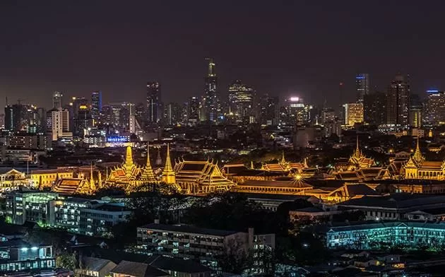 Jour 2 Bangkok Thailande Bangkok Accueil Guide Local Francophone Thailandais Remise Collier Fleurs Participant Cocktail Promenade Bateau Klongs Temple