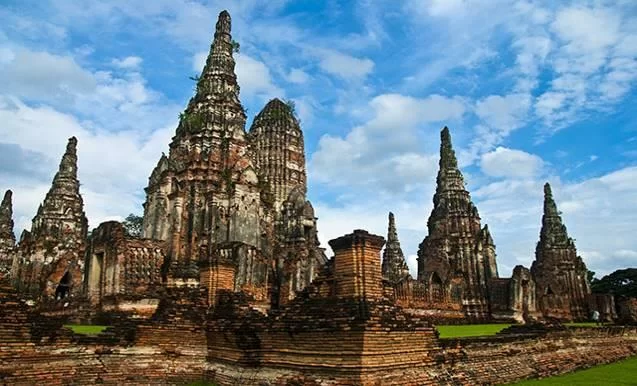 Bangkok Ayuthaya Lopburi Phitsanuloke Ayuthaya Palais Bang Pa In Palais Bang Pa In Ayutthaya Ayuthaya Visite Monuments Wat Mahathat Xive Prang Wat Phra Sri Samphet Chedis Restaures Monumentales Wat Ratcha Burana Xve Lopburi Residence Royale Temple Sacre Prang Sam Yod Lopburi Populaire Thailande Temple Phitsanuloke Xive Riviere Nan Phitsanuloke Sukhothai Lampang Chiang