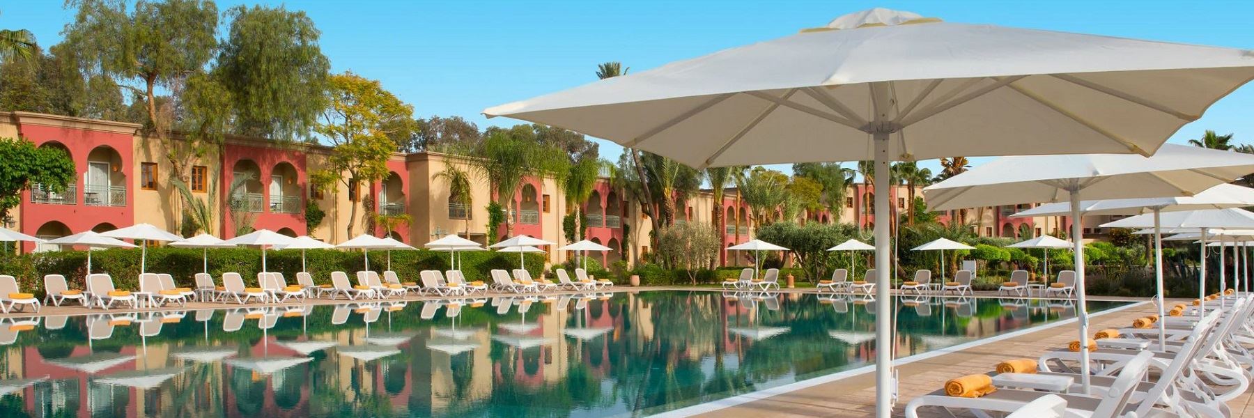 le prix comprend: all inclusive + hébergement 4* + vols